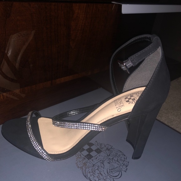 Sandals - Picture 3 of 3